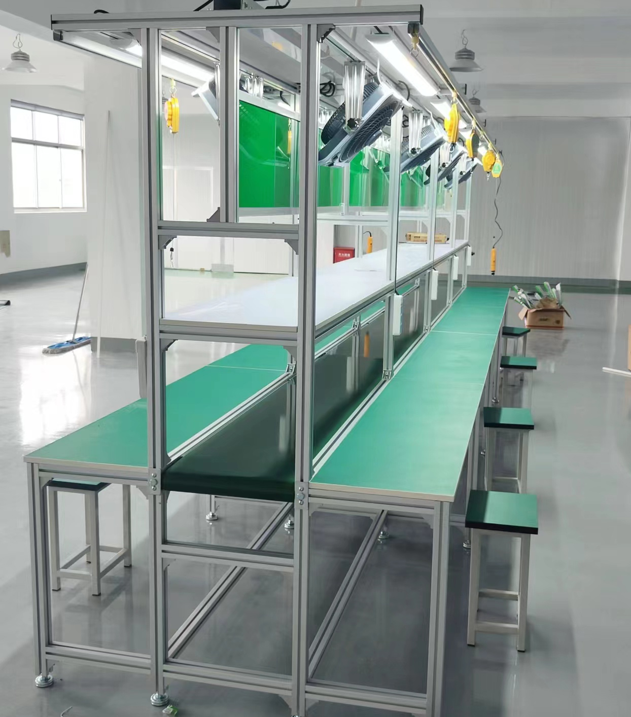 鋁型材流水線工作臺帶燈架風扇看板